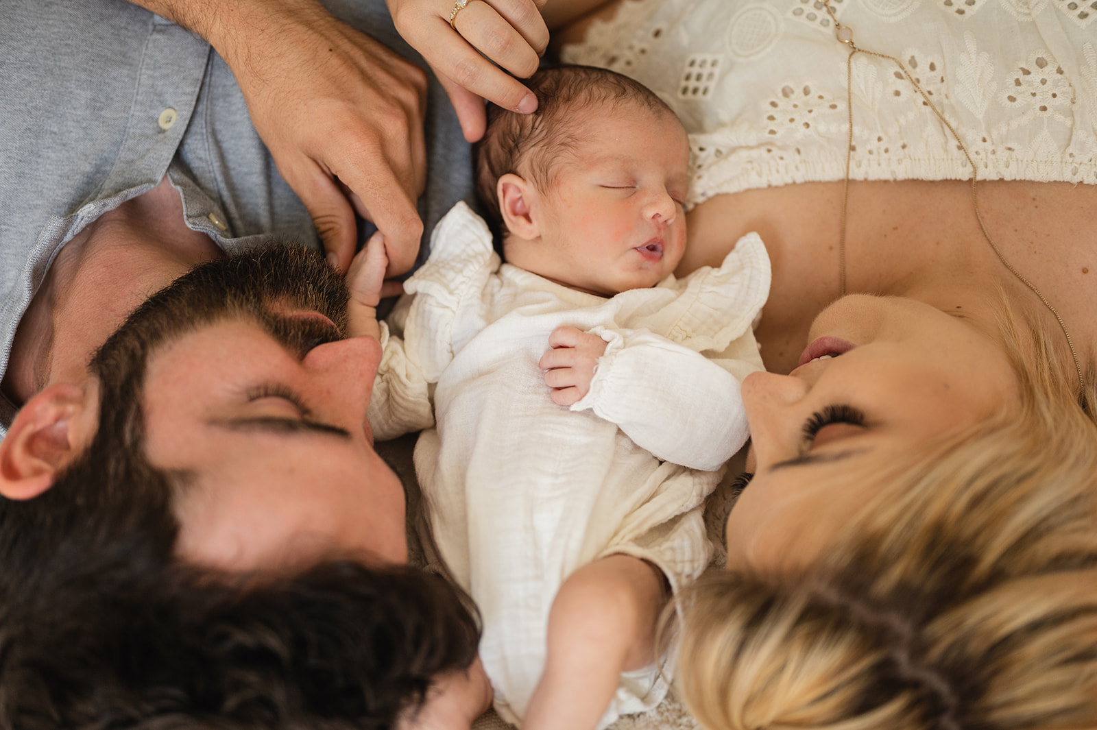 Lees meer over het artikel Babyfotograaf Aalst : babyacne in je newbornfoto’s